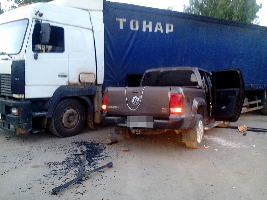 Иномарка протаранила тягач Фото: пресс-служба УГИБДД по Тверской области