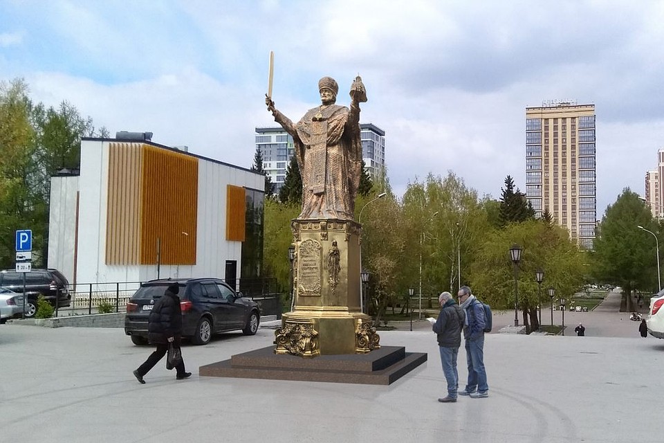 Памятник Николаю Чудотоворцу высотой 6 метров. Фото: novo-sibirsk.ru.