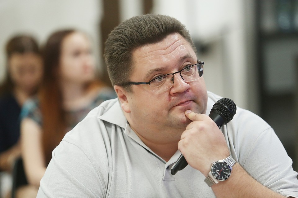 Социолог на эксперт-клубе «ОколоКремля» представил результаты исследования протестной активности