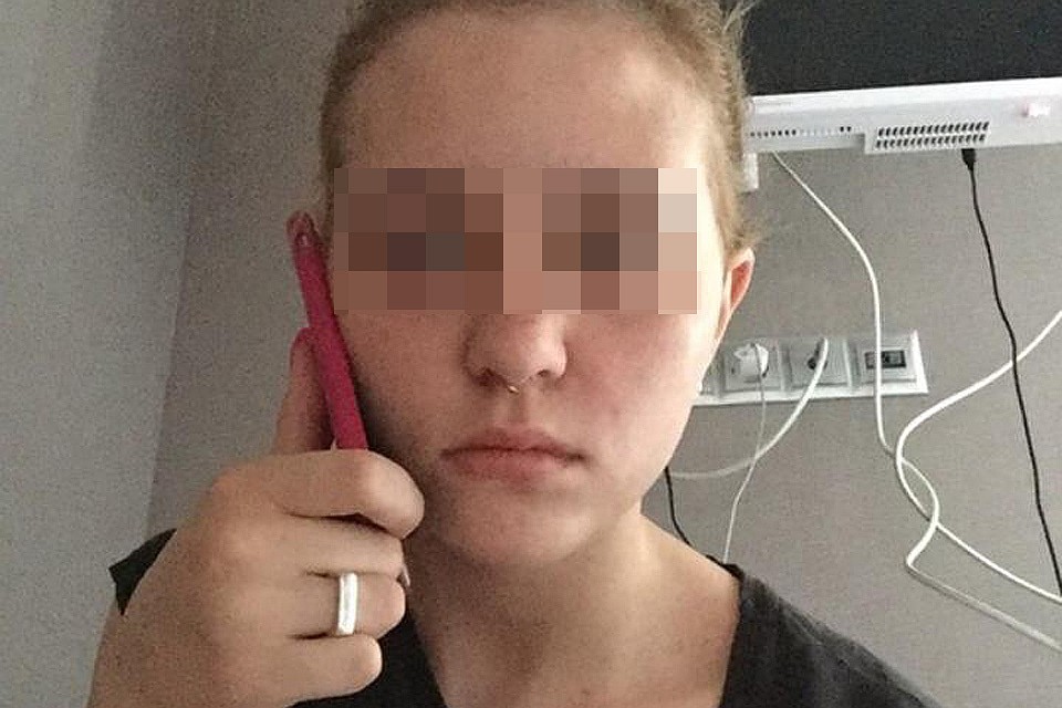 Девушка приехала с подругой на Чистые пруды отмечать выпускной и стала жертвой клофелинщика.