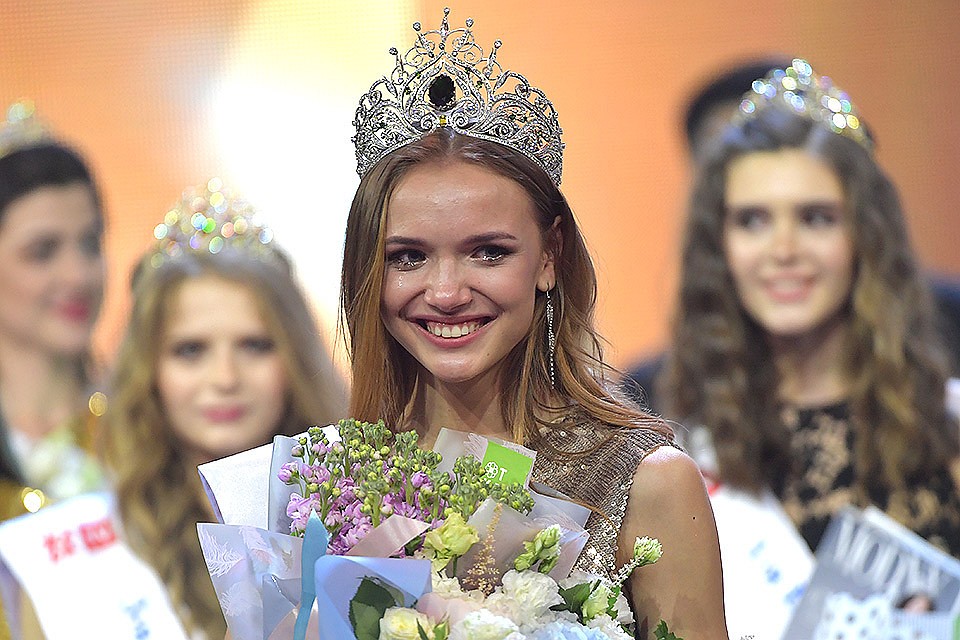 17-летняя Анна Бакшеева из Читы стала «Красой России-2019»