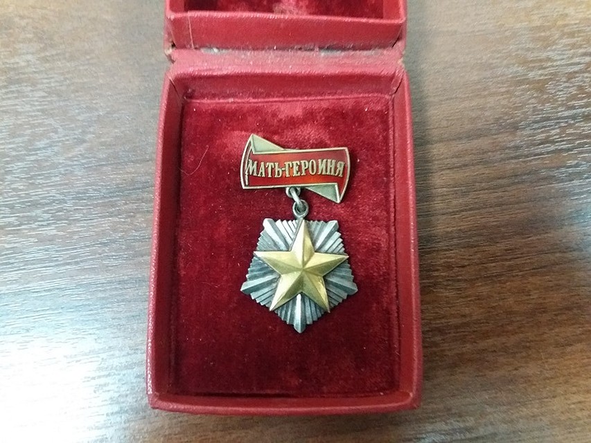 Уцелевшую семейную реликвию женщина передала в местный краеведческий музей
