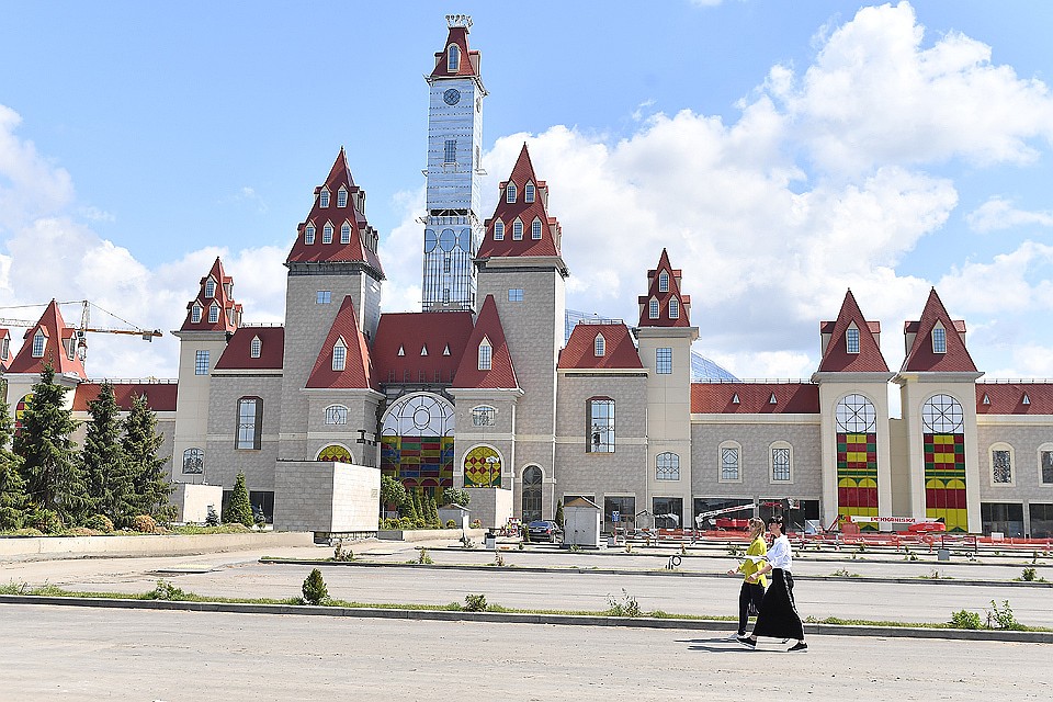 Парк "Остров Мечты" готовится к своему открытию, которое намечено на ноябрь 2019 г.