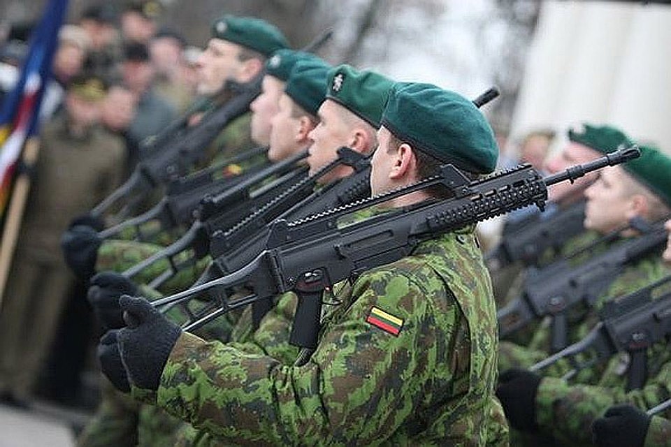 США регулярно передает Литве оружие и боеприпасы. Фото: с сайта vpk.name