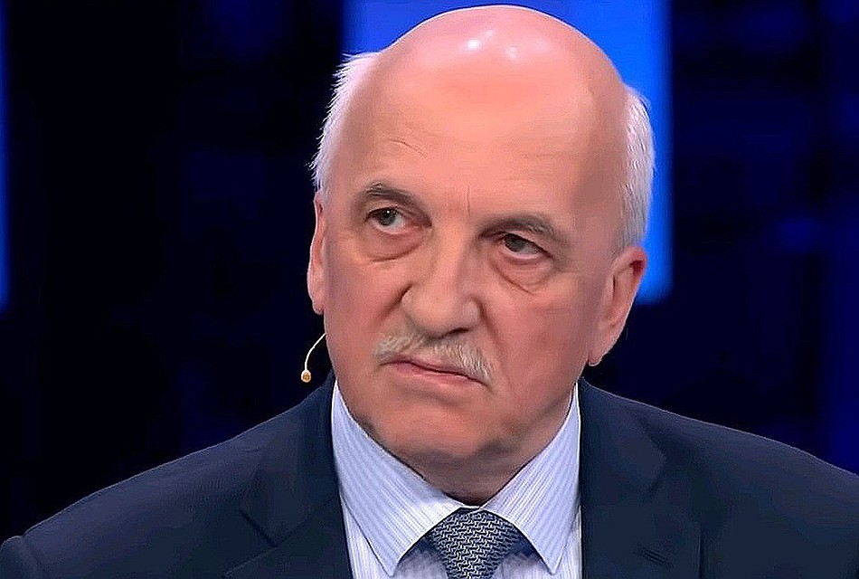 Главный редактор «Арсенала отечества», полковник Виктор Мураховский.