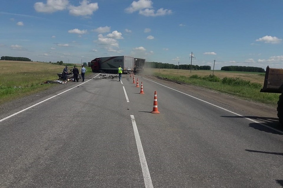 Водитель легковушки не справился с управлением и выехал на встречку. Фото: УГИБДД УМВД России по Курганской области.