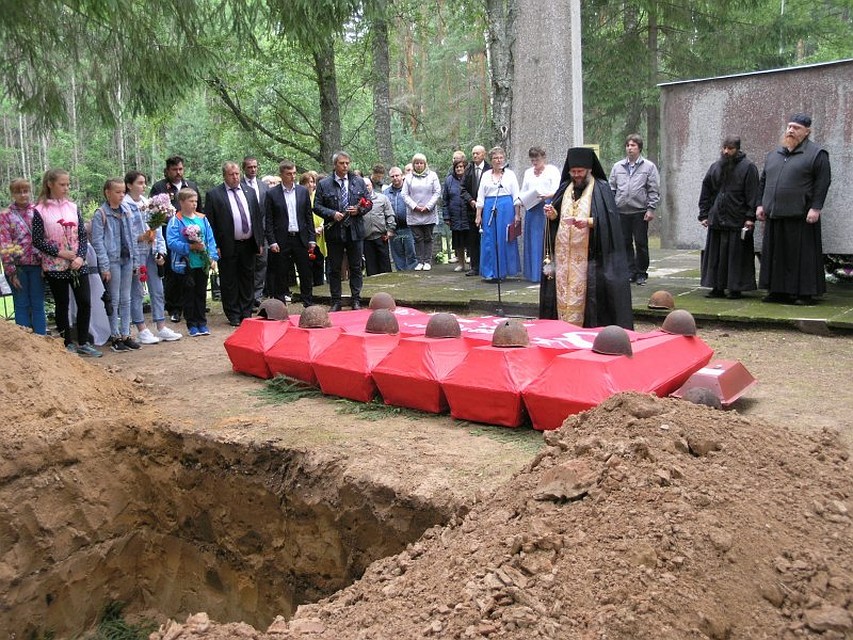 Памятные мероприятия в честь красноармейцев прошли в Пушкиногорском районе.