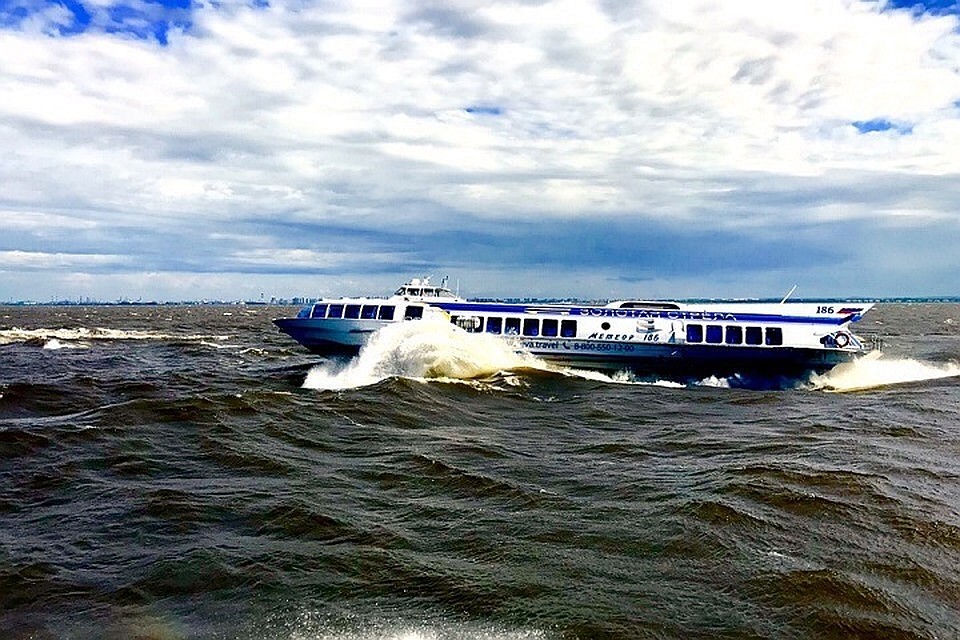 По словам Росморречфлота, разбитый нос "Метеора" - жесткая швартовка. Фото: vk.com/hydrofoils