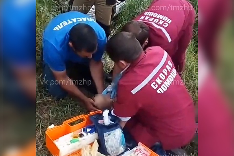 Мальчика пытались спасти медики