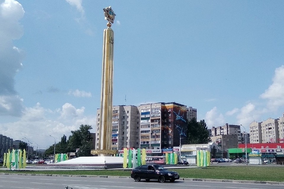 Граффити «Соколов России» украшает высотку в центре Липецка