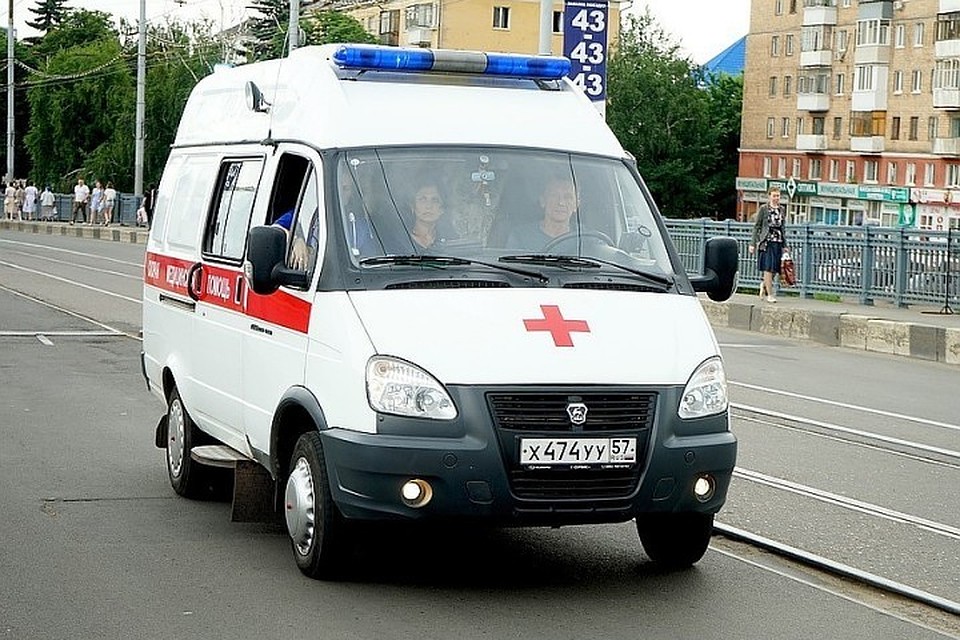 Девушка выпала из окна общежития