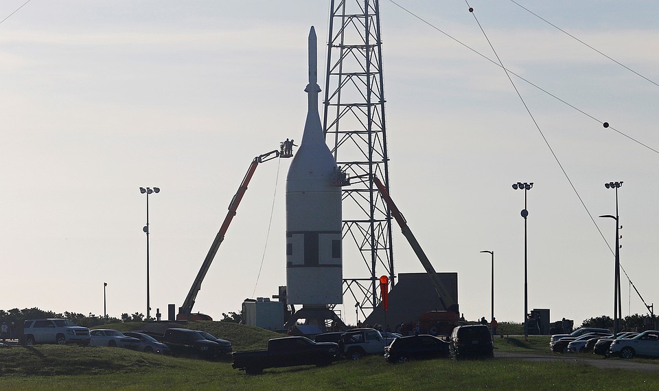 В рамках программы Artemis NASA запустит вокруг Луны ракету SLS с кораблем Orion