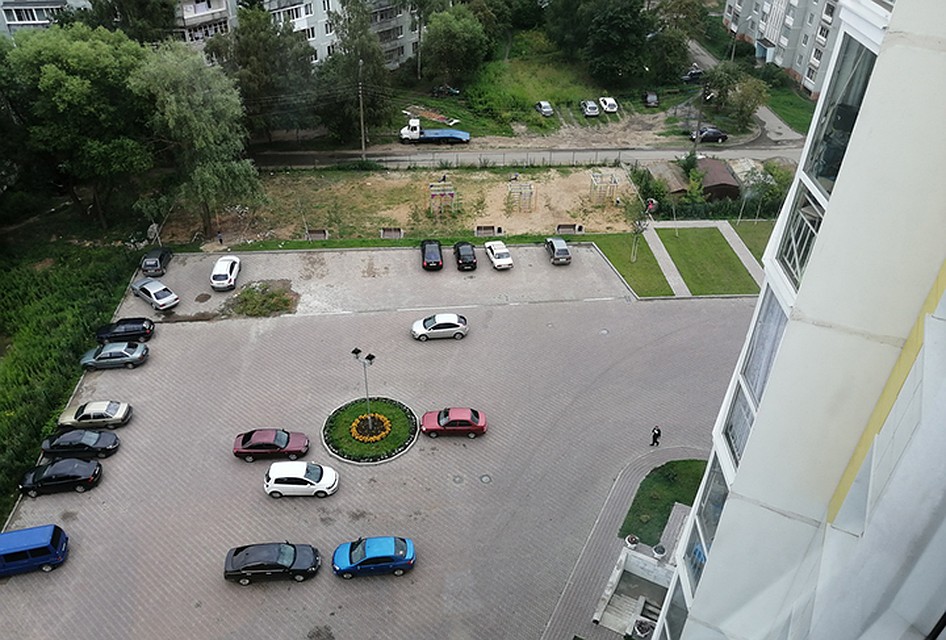 Мужчина упал вниз с восьмого этажа одной из новостроек на Фрунзе Фото: Евгения Климчук