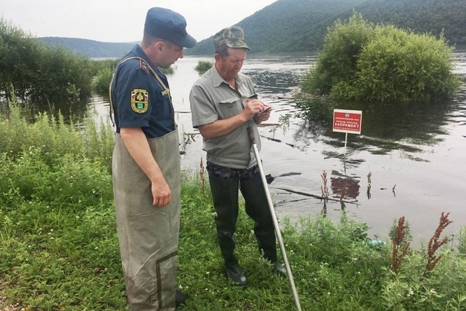 Оперативная группа следит за гидрологической обстановкой в с.Пашково Облученского района ЕАО. Фото: ГУ МЧС РФ по ЕАО
