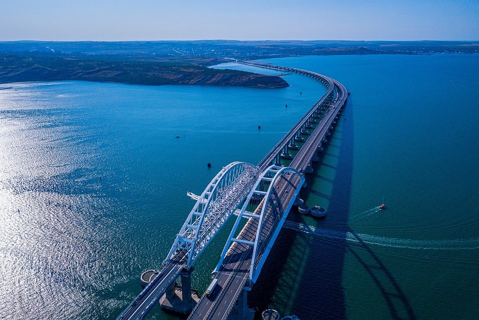 Про Крымский мост сочиняют много небылиц. Фото: инфоцентр "Крымский мост"