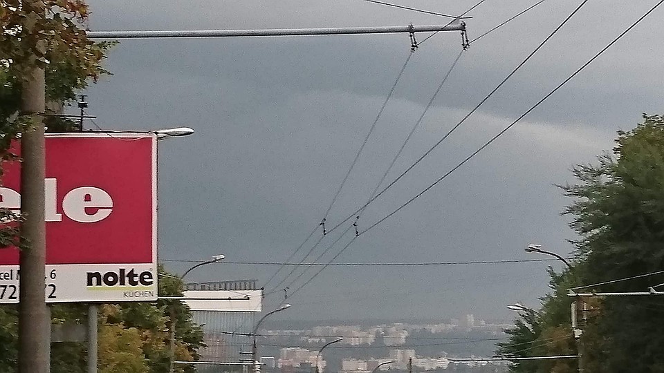 Тучи набежали мгновенно.