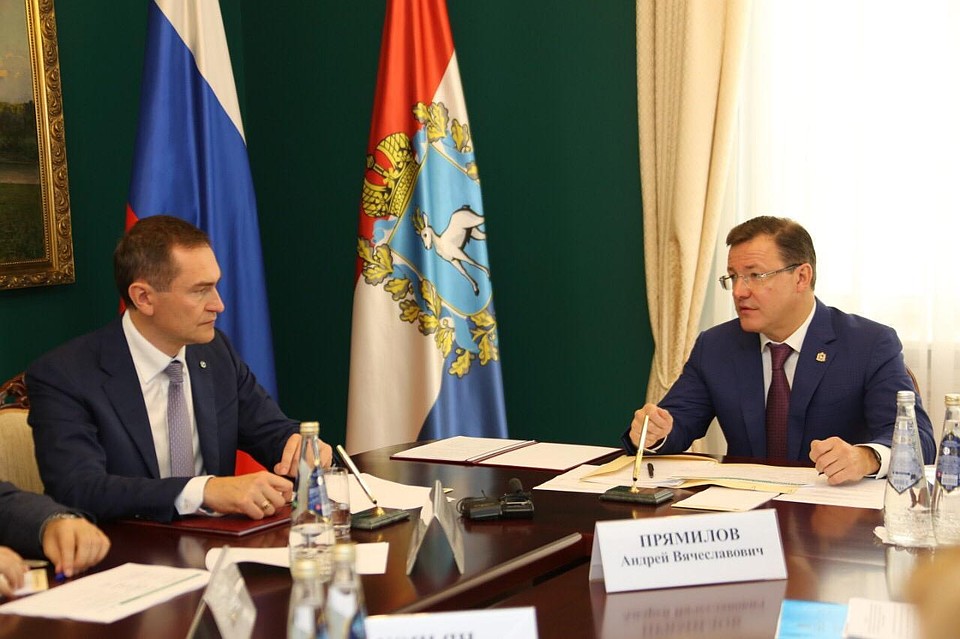 Дмитрий Азаров встретился с руководством Сбербанка
