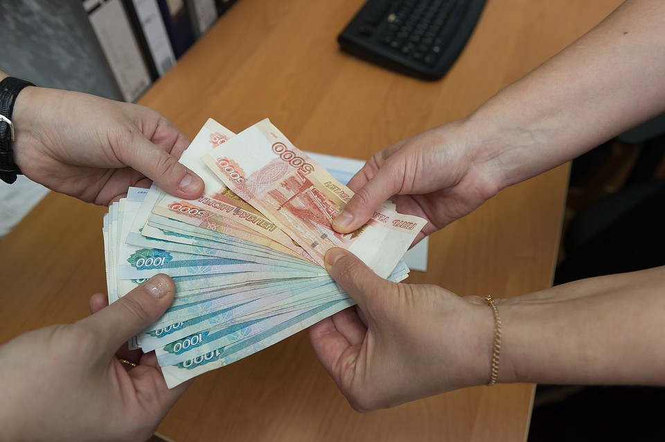 Мужчину обвиняют в мошенничестве.