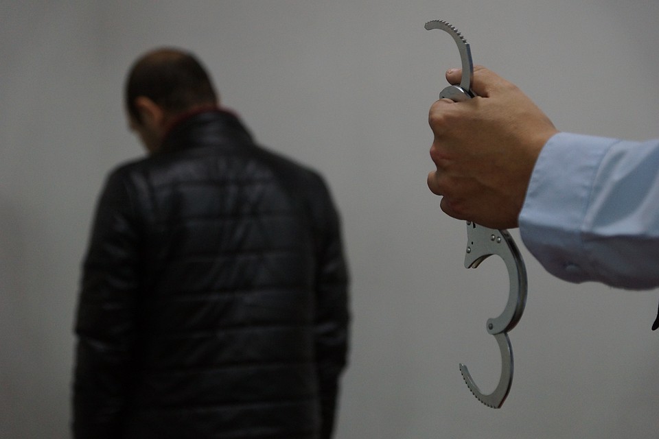 Мужчина уже был судим за кражу и грабеж.