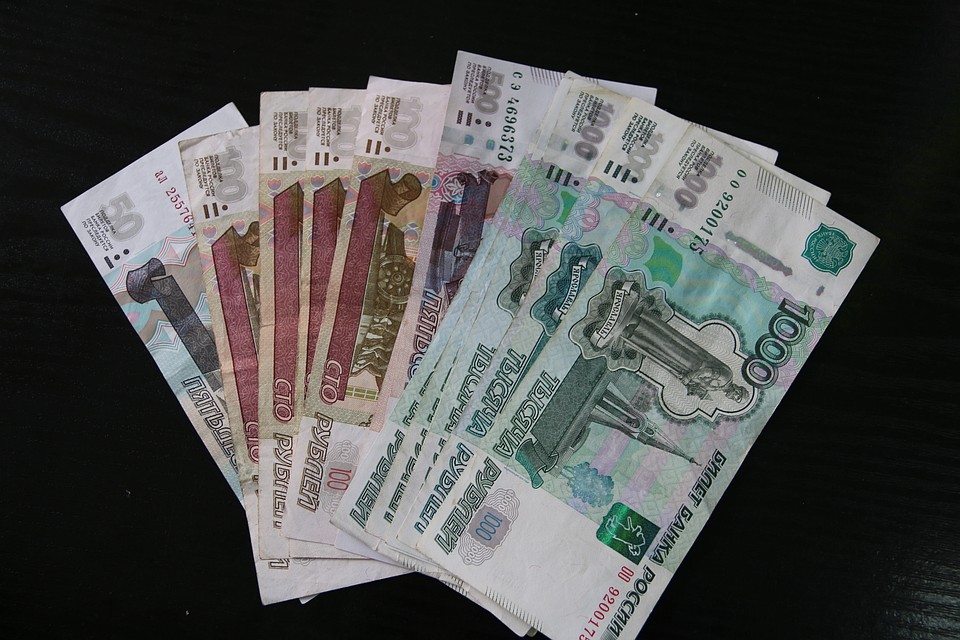 Работодателя обязали отдать зарплату.