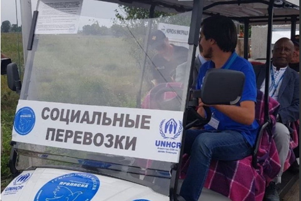 В электромобиль вмещаются восемь человек. Фото: twitter.com/hugoreichenb