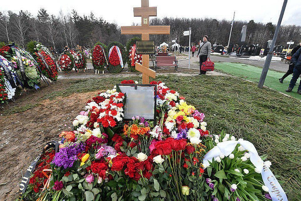 Организацию работы кладбищ проверяют в Челябинске ревизоры.