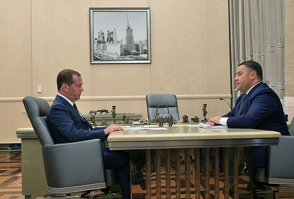 Губернатор Игорь Руденя и председатель правительства РФ Дмитрий Медведев обсудили реализацию нацпроектов в регионе Фото: пресс-служба правительства Тверской области