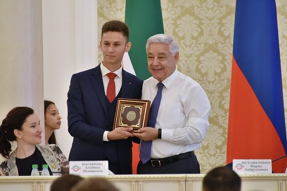 Поздравив всех участников проекта и победителей конкурса, Фарид Мухаметшин выразил надежду, что в будущем они смогут достойно трудиться на благо своей республики.