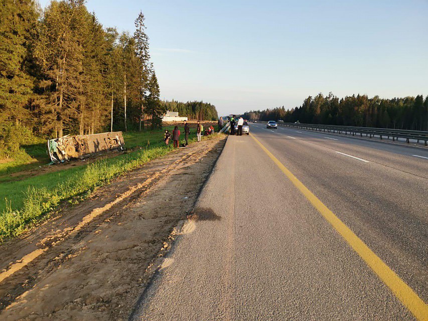 Фото: ГИБДД по Московской области. В аварии пострадал один житель Псковской области.