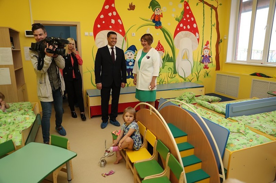 Губернатор посетил новый детский сад.
