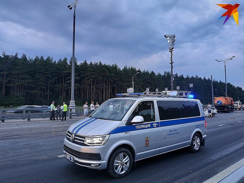 Полицейского задержали коллеги во дворе соседнего дома
