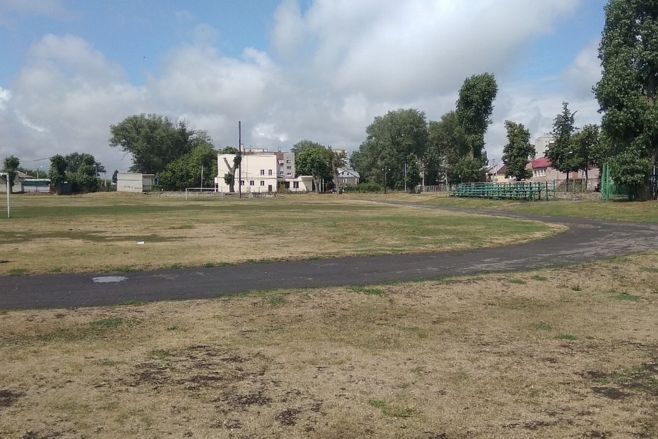 В таком состоянии сейчас находится стадион "Литейщик"