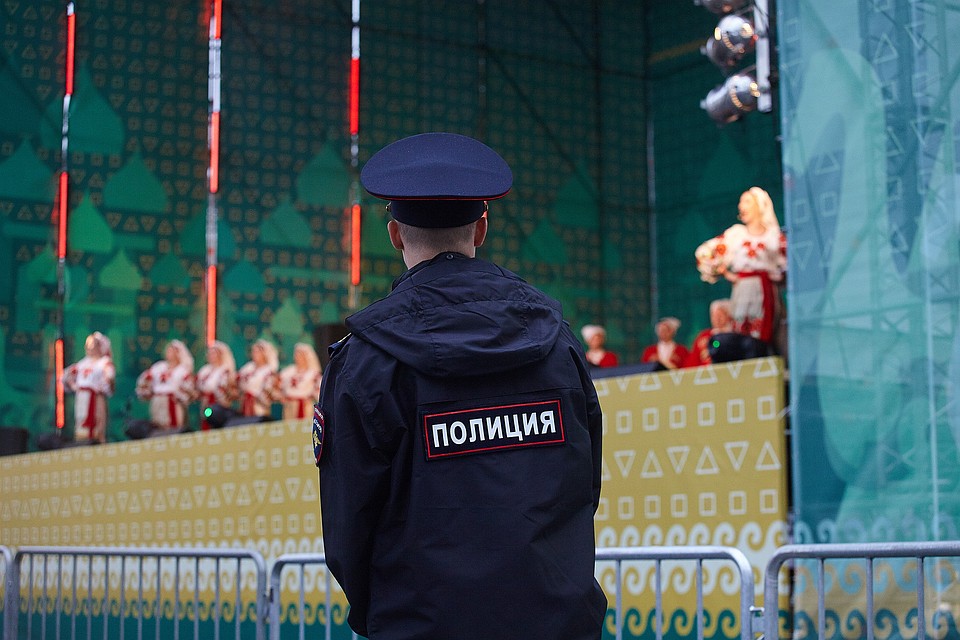 Полицейские Псковской области успешно обеспечивают безопасность на всех массовых мероприятиях региона.