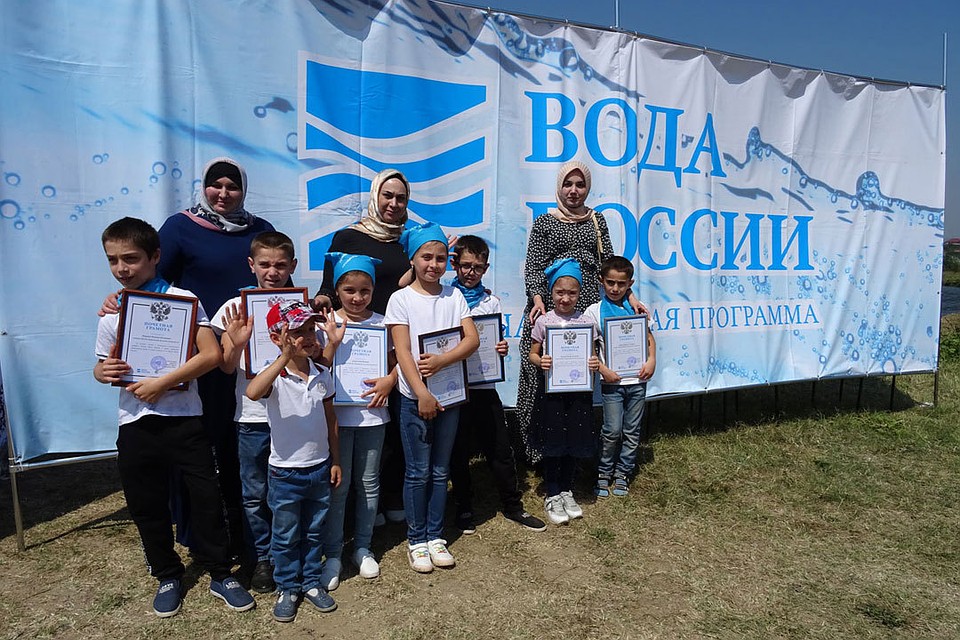 По итогам субботника юные натуралисты получили почетные грамоты.