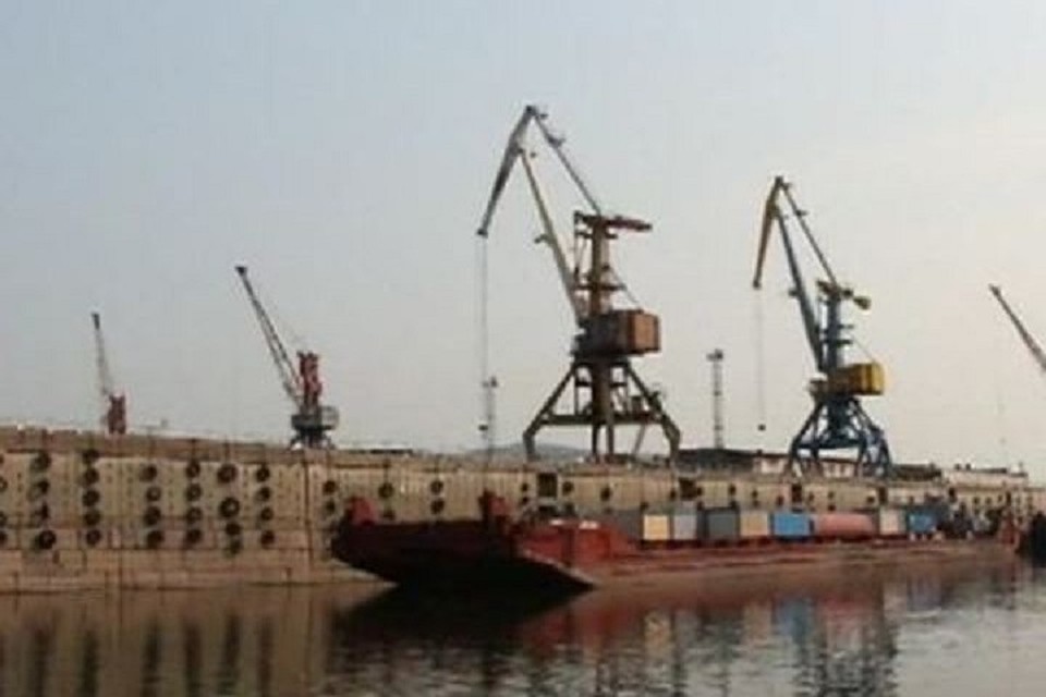При низком уровне воды в зимний период река Лена может промерзать до дна.