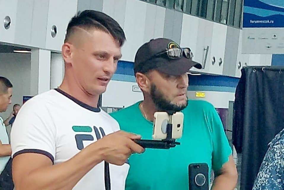 Ради хайпа блогеры провоцируют сотрудников полиции.
