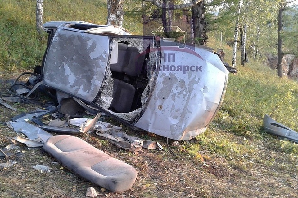 На окраине Красноярска на живописном Торгашинском хребте обнаружили изуродованную «Приору». Фото: "ЧП-Красноярск"