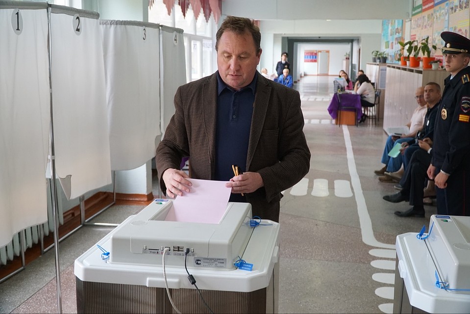 Андрей Щукин голосует
