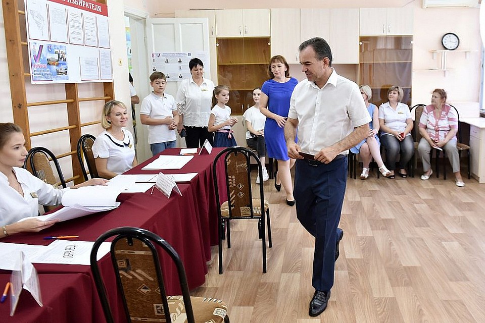 Губернатор Кубани проголосовал в Динском районе. Фото: администрация Краснодарского края
