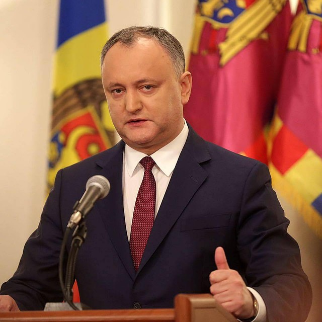 Президент Молдовы: "Хватит шоу, люди ждут решения проблем!"