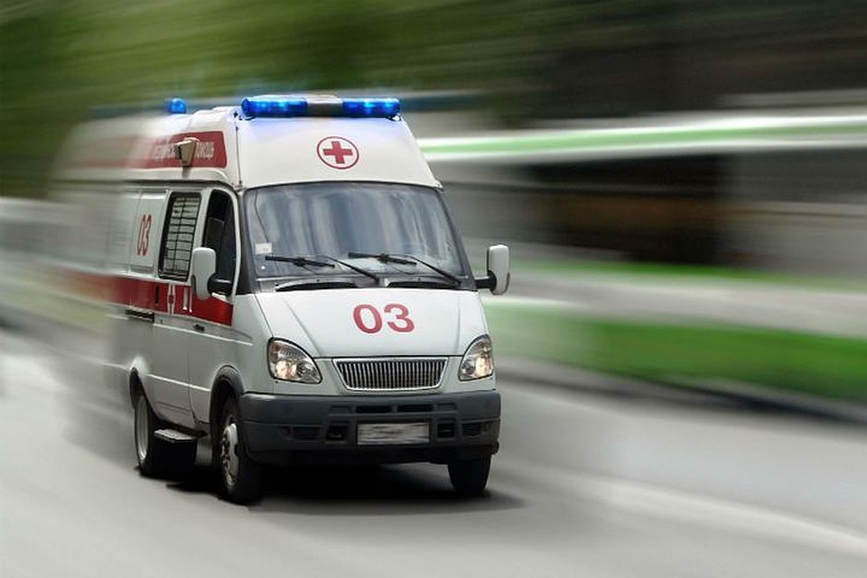 Медиков вызвали к школе