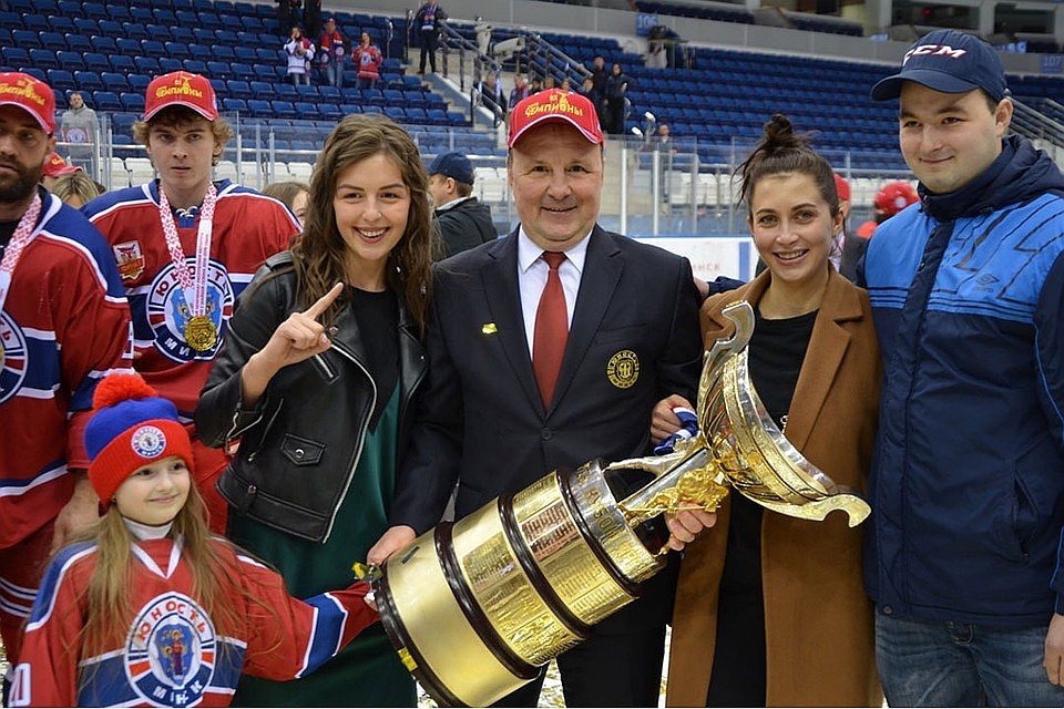 С "Юностью" Михаил Захаров выиграл много трофеев. Фото: hockey.by