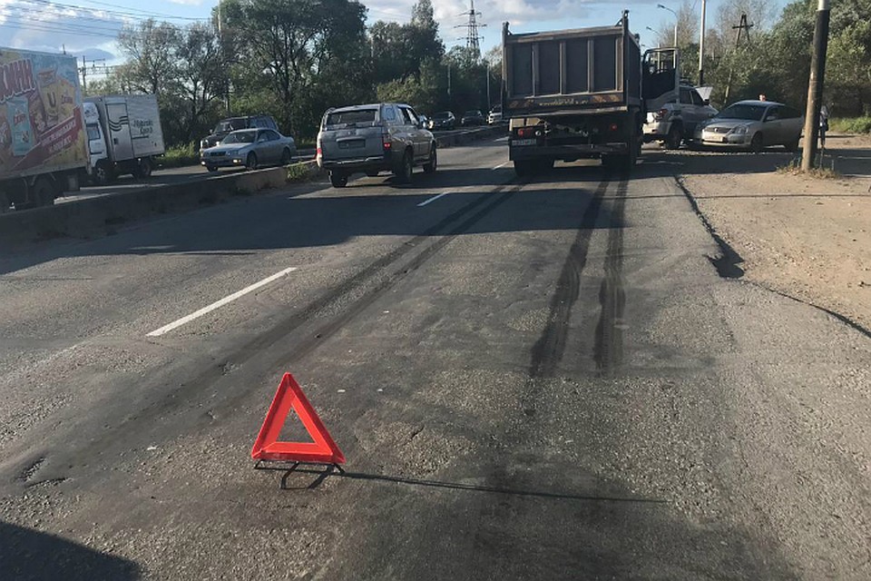 Ошибка водителя чуть не погубила две человеческие жизни в Хабаровске