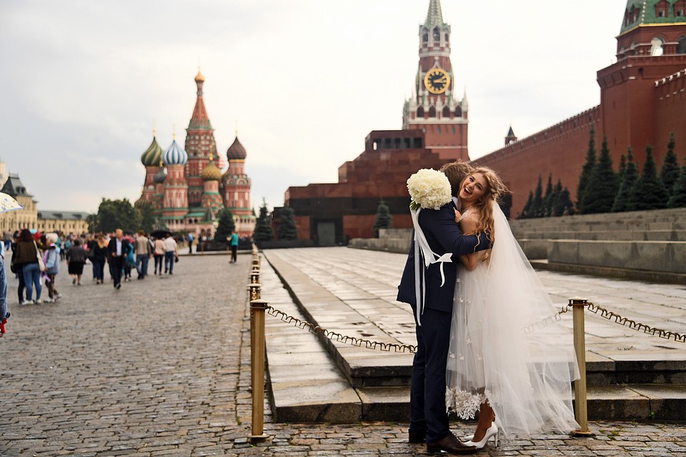 Браки россиян стали крепче