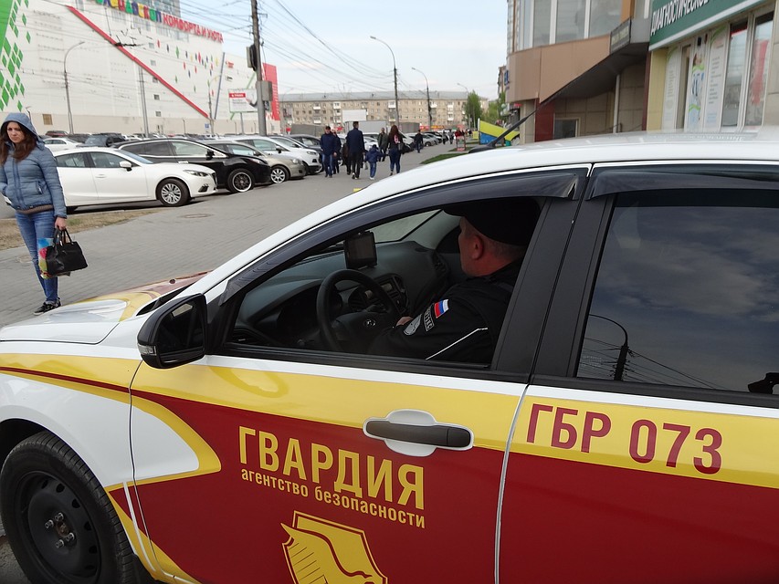 Сотрудники Агентства Безопасности ГВАРДИЯ помогли вывести бездомных. Фото: Агентство Безопасности ГВАРДИЯ.