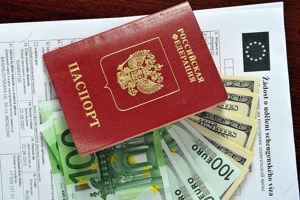 Раньше оформить визу прибалтийской страны можно было только в Санкт-Петербурге.