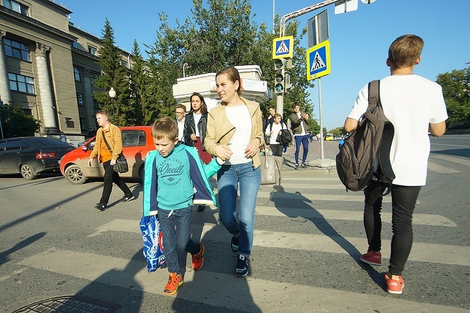 В Екатеринбурге приведут в порядок больше 500 пешеходных переходов рядом с учебными заведениями