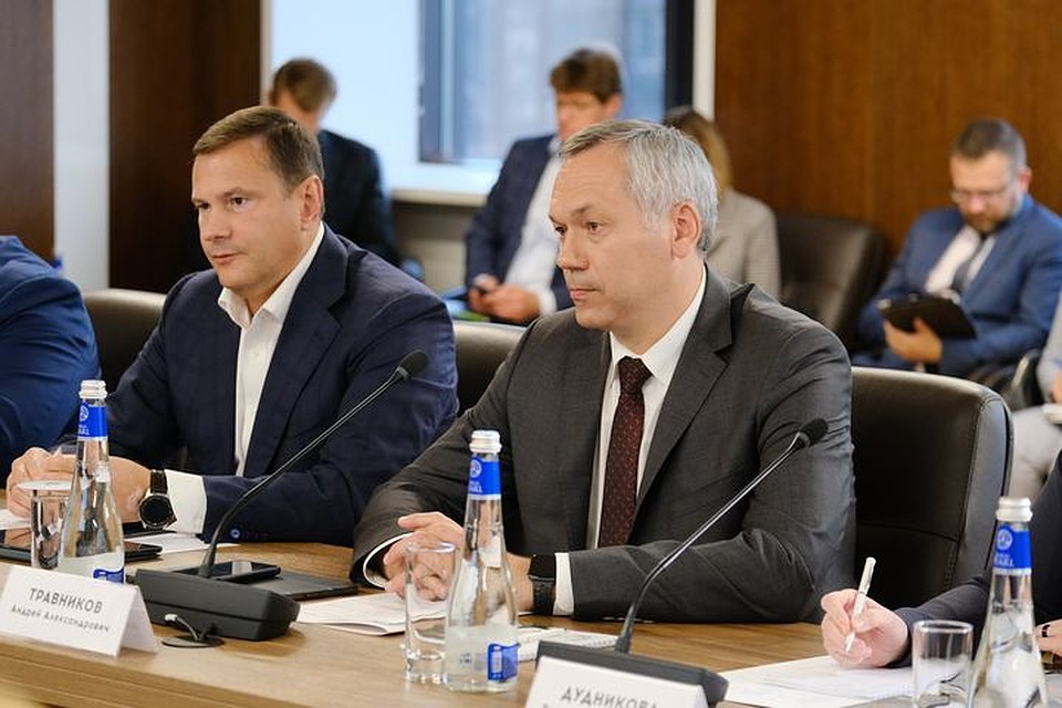 Андрей Травников провел рабочую встречу с президентом Сбербанка Германом Грефом. Фото: nso.ru