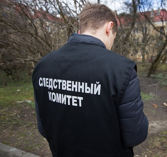Тело было обнаружено утром 11 сентября в сгоревшем биотуалете возле стройплощадки на улице П. Морозова.