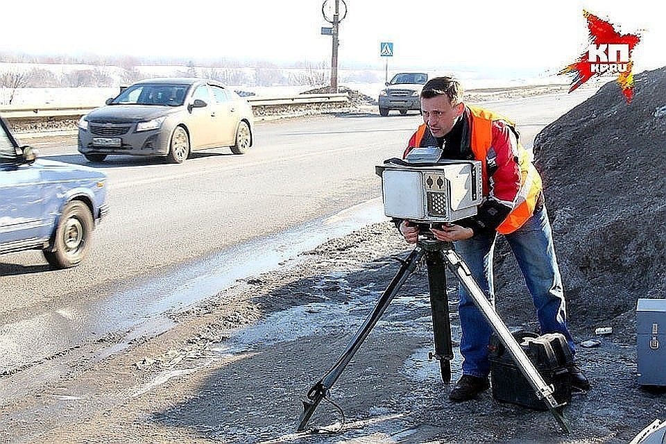 Комплексы должны стоять не ближе трех метров от края дороги.